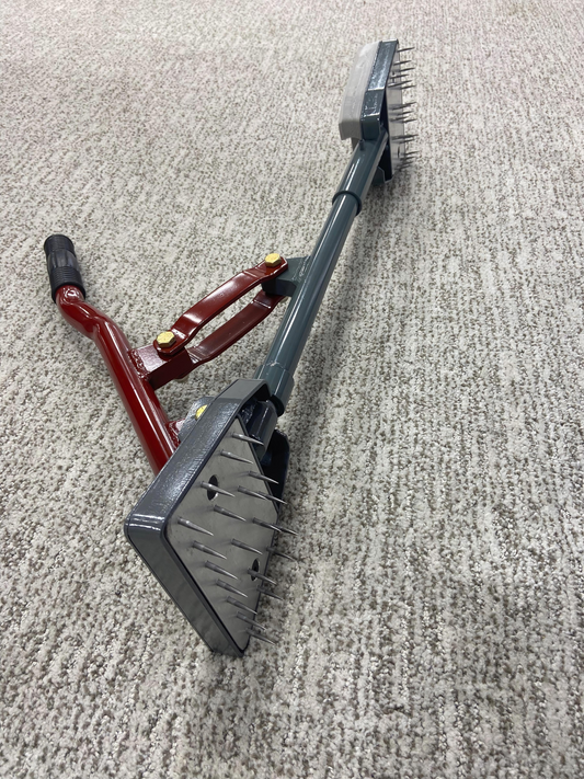 Kneeless Carpet Stretcher