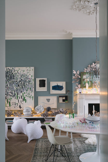 Oval Room Blue No. 85